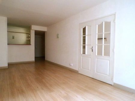 Location Appartement 3 pièces 63m² LA ROCHELLE 17000 - Photo 3