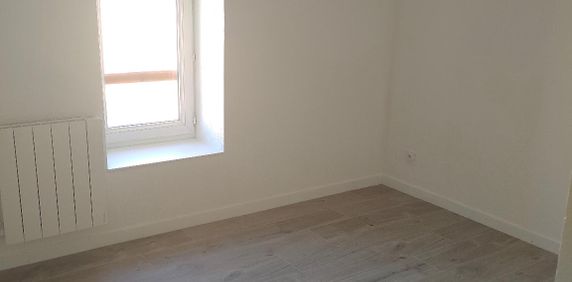 APPARTEMENT T3 CENTRE VILLE - LA VERPILLIERE - Photo 2