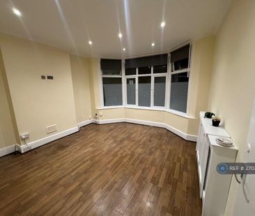 2 bedroom maisonette to rent - Photo 6