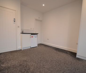 1 bedroom Property to rent - Photo 4