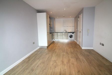 2 bedroom apartment to rent - Photo 4
