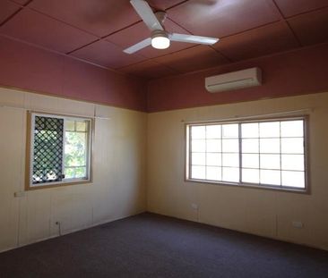 Cosy cottage home in Depot Hill. - Photo 3