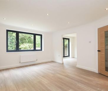 4 bedroom detached house to rent - Photo 5