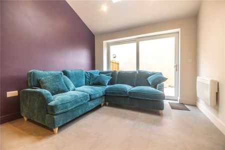 1 bedroom end of terrace house to rent - Photo 2