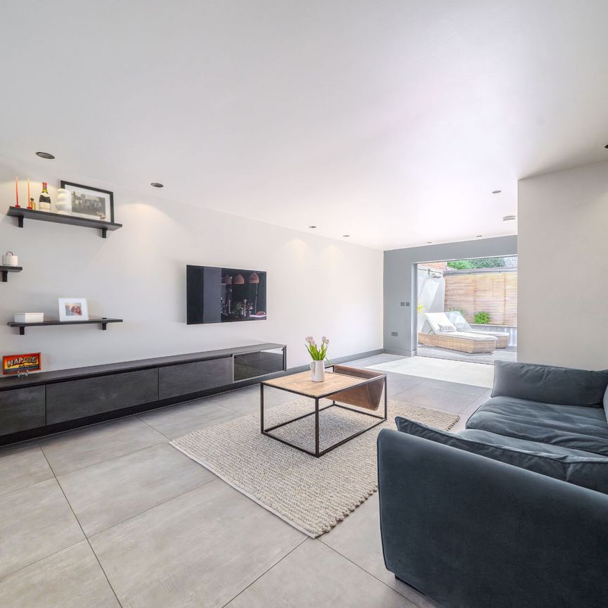 3 Bedroom Home – Medium Let - Photo 1