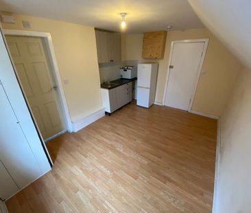 Studio to rent - Photo 3