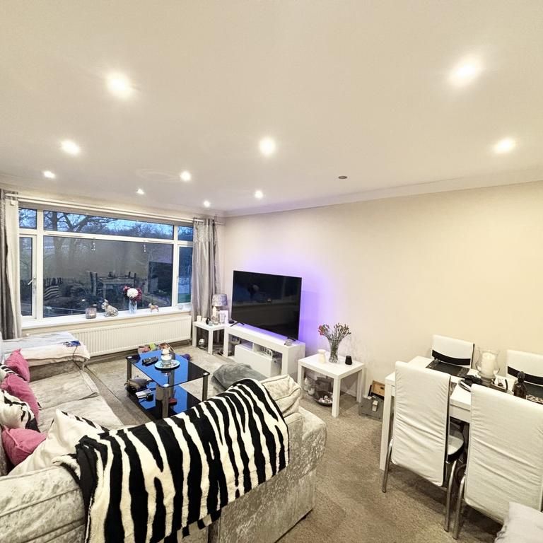 2 bedroom flat to rent - Photo 1