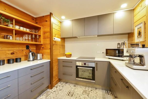 Large rear central unit, fully furnished - Photo 1