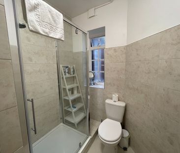 Studio Flat, Howitt Close, NW3 - Photo 6