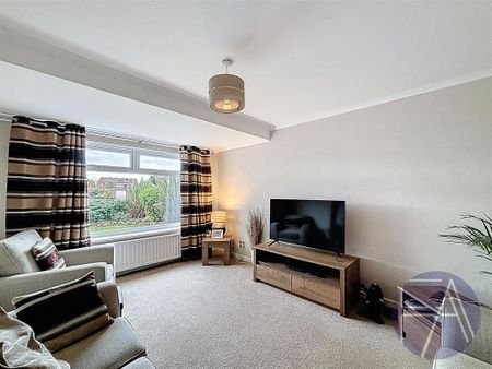 4 bedroom detached house to rent - Photo 3