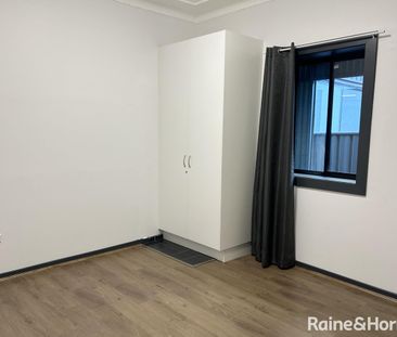 Modern Two-Bedroom Unit for Lease in the Heart of Wollongong! - Photo 1