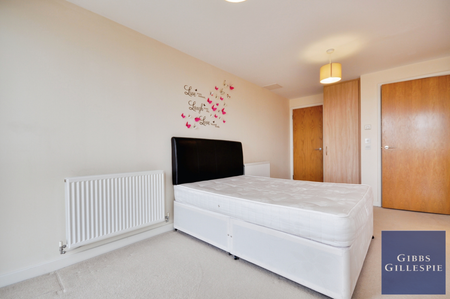 Studio to rent - Photo 2