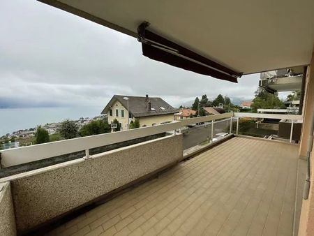 Français : Appartement de 4.5 pièces au 2ème étage avec vue sur le lac et montagnes. - Foto 3