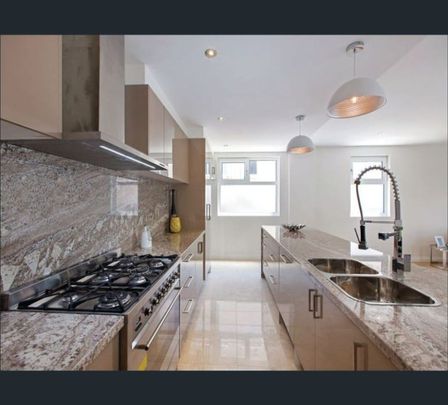 3/28 Hawthorn Glen, Hawthorn, Vic 3122 - Photo 1