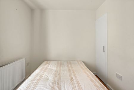 1 Bed Flat, Platinum Court, E1 - Photo 3