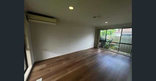 Spacious 3-Bedroom Home in the Heart of Lalor - Photo 1