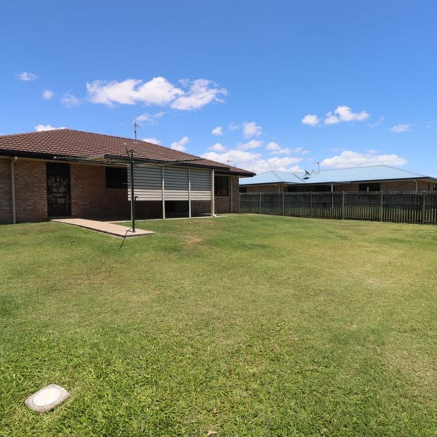 18 Moonstone Dr, 4655, Urangan Qld - Photo 1