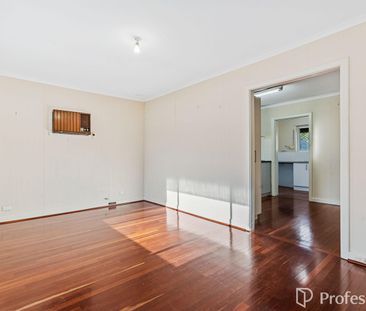 NEAT AS A PIN & IN GREAT HANDY LOCATION! - Photo 2