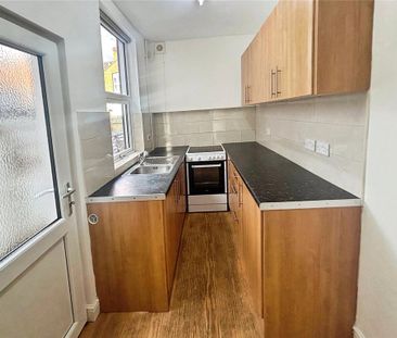 2 bedroom terraced house to rent - Photo 4