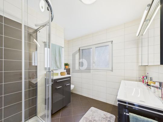 SPACIEUX ET LUMINEUX AVEC UNE VUE MAGNIFIQUE - Photo 1