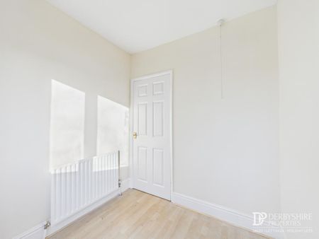 3 Bedroom Semi-Detached House - Photo 2