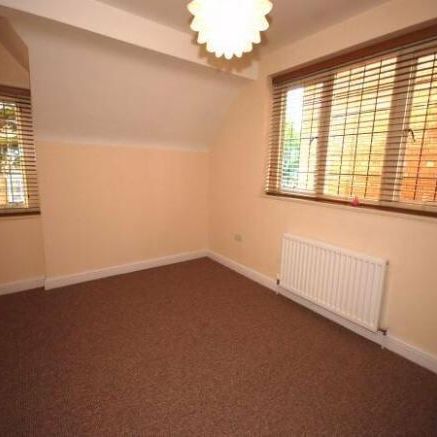 Cedar House Apartments, 5 Moultrie Road, Rugby, CV21 - Photo 1