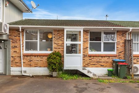 Easy Living - Photo 4