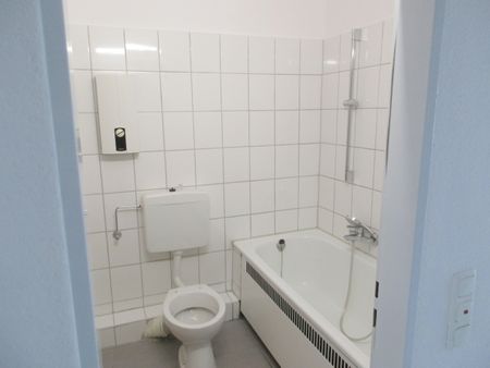 Nähe Waldsee & Zentrum: Renovierte + gepflegte 3-Zi.-Wohnung hell, großzügig & mit Balkon - Foto 3