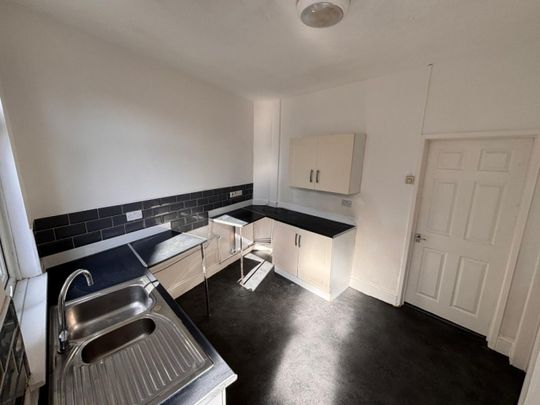2 bed Terraced - To Let - Photo 1