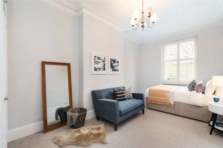 4 bedroom flat in South Kensington - Photo 4