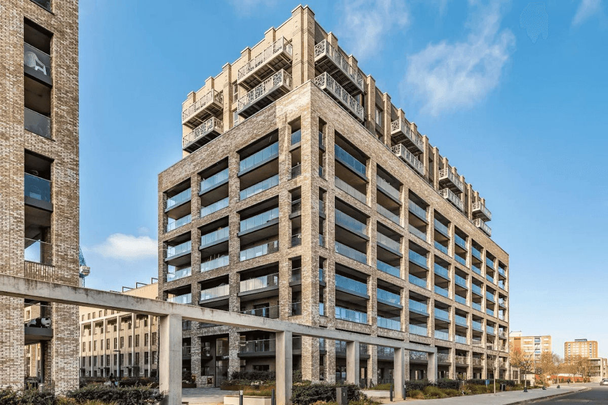 Shipbuilding Way, London, E13 - Photo 1