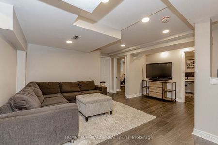 For Lease - 32 Masters Green Lower Crescent, Brampton, Ontario - Photo 2