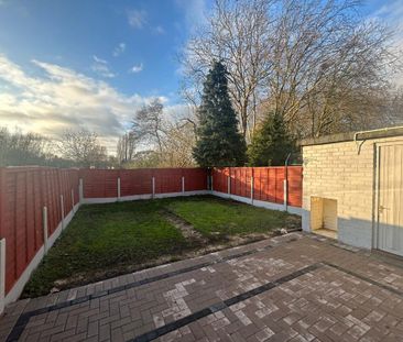 3 bedroom terraced house to rent - Photo 4