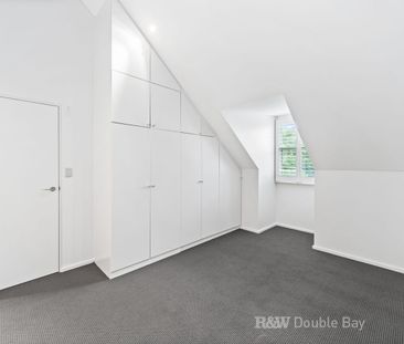 Desirable Townhouse Just Minutes to Sydney CBD - Photo 5