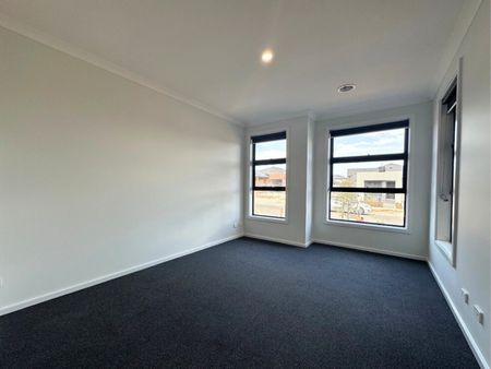 Beautiful 4 Bedroom Home for Rent - Photo 3