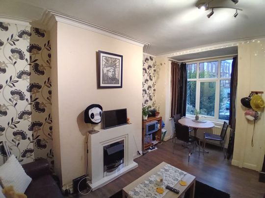 3 Bed - 35 Lumley Road, Burley, Leeds - LS4 2NH - Student - Photo 1