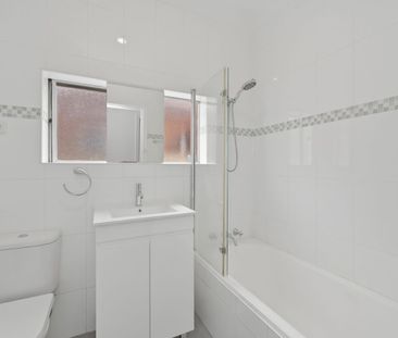 Family Home With A Pool And Study Room - Includes Monthly Pool Main... - Photo 5