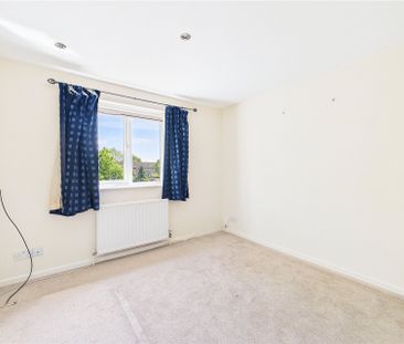 4 bedroom House in The Delph, Reading - Photo 4