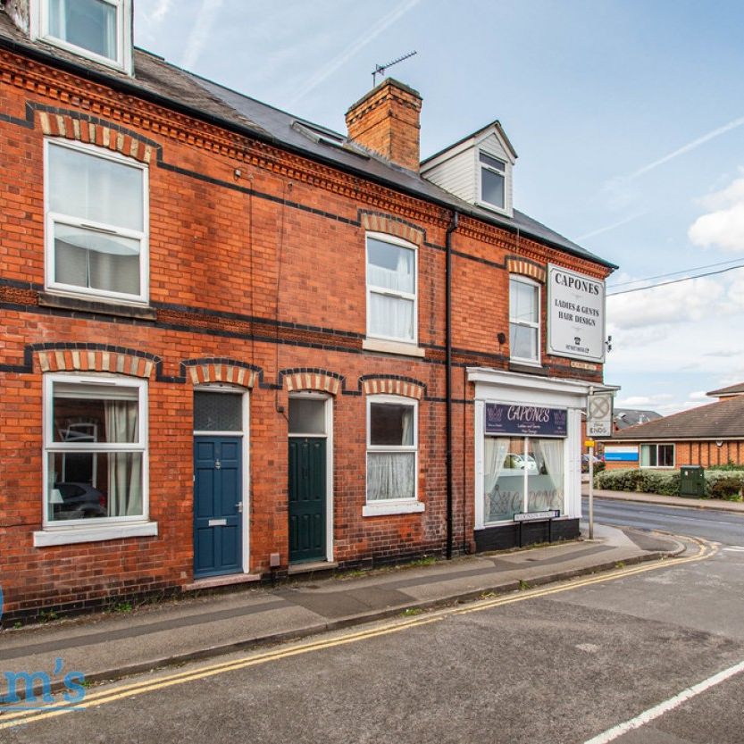 4 bed Semi-Detached House for Rent - Photo 1