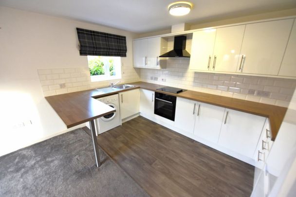 2 bedroom Flat in Flat 23, Leeds - Photo 1