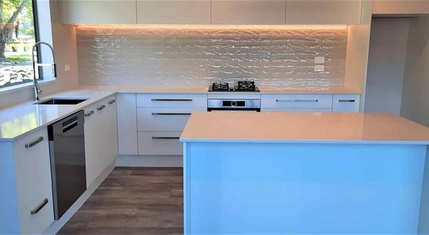 Two bedroom, two bathroom home - Photo 1