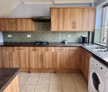 3 bedroom terraced house to rent - Photo 6