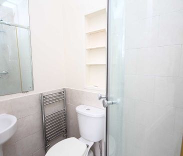 Price £1,000 pcm - Available 14/11/2025 - Unfurnished - Photo 3