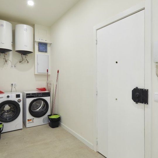 Piso de alquiler en El Raval - Photo 1