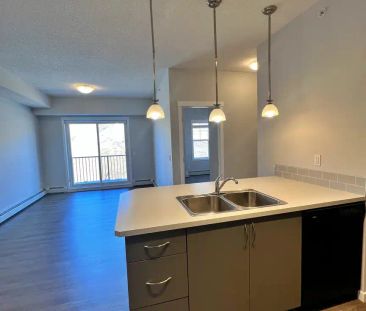 The Milroy — 2 bedroom & 1 bath - Photo 4