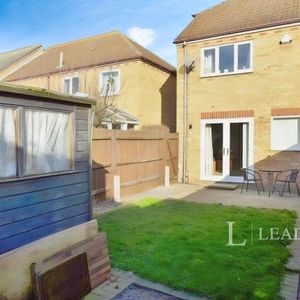 2 bedroom house to rent Pinewood Avenue, Whittlesey, PE7 - Photo 2