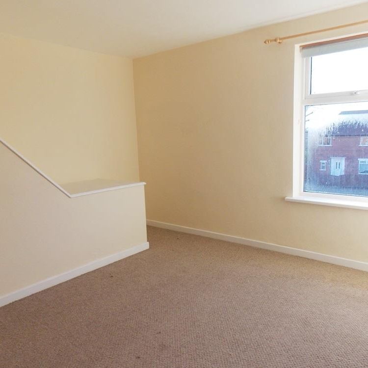 2 bed terraced to rent on Ilkeston, Green Lane, DE7 - Photo 1