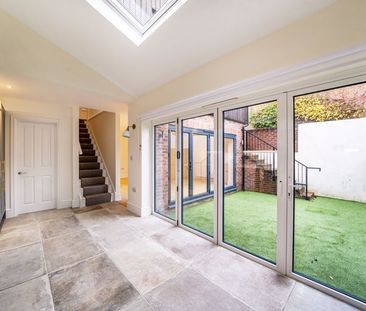 St Christophers Road, Haslemere - 3 bedrooms Property for lettings ... - Photo 2