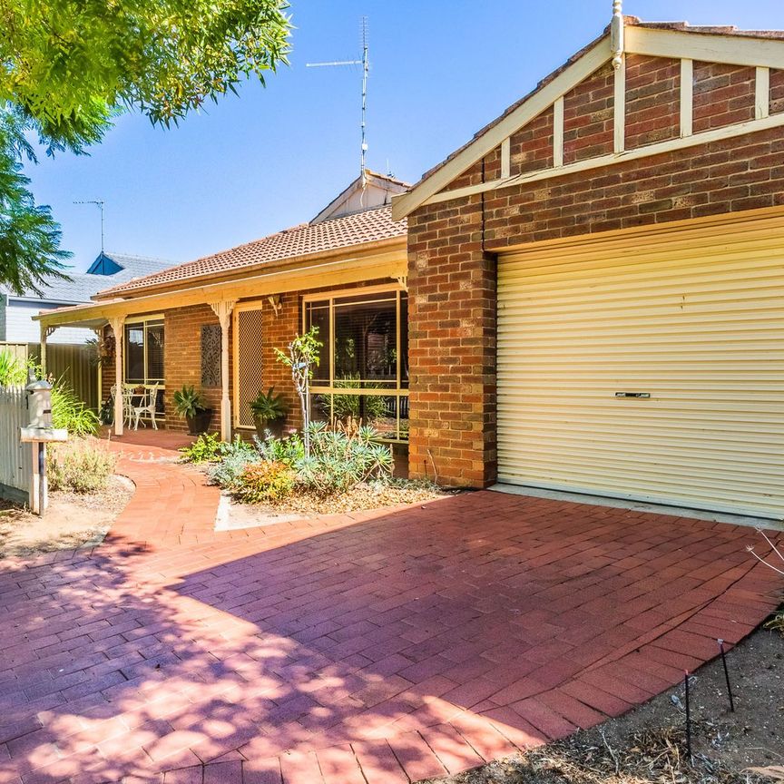 Relaxed Living, Perfect Location - Photo 1