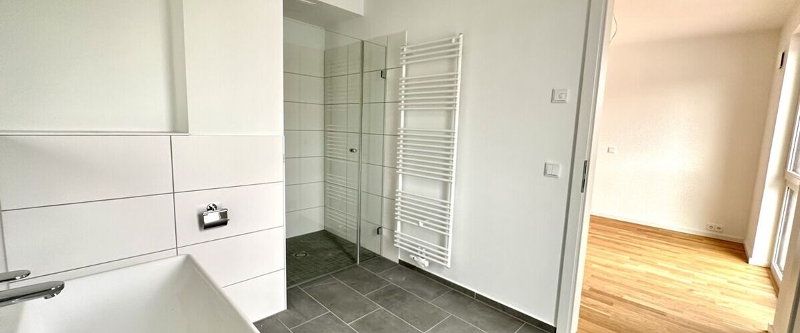 Exklusive, helle 3 Zi. Wohnung, EBK, gr. Balkon, Stellplatz- viele Extras- Erstbezug in Bremen WALLE - Photo 1